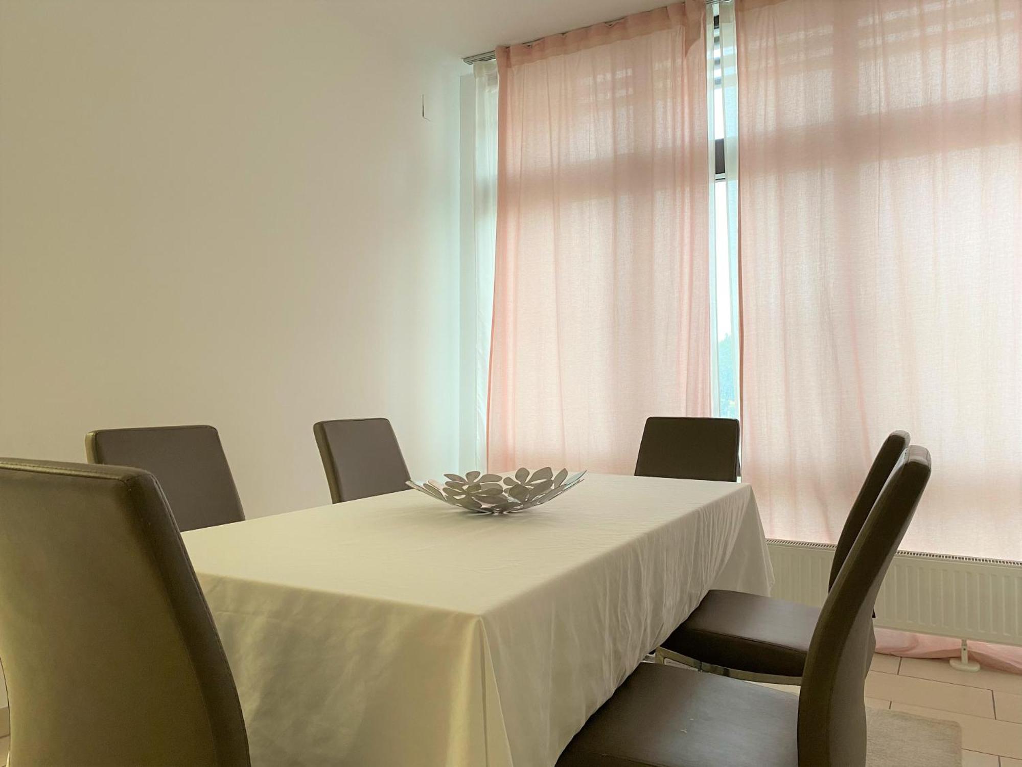Stadtsuite Mit Sauna In Wiener Neustadt 135 M2 Eksteriør bilde